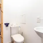 Appartement Guestready - Charming With A Small Garden Parijs
